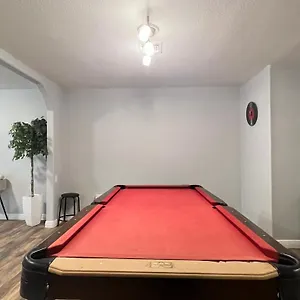 3 Bedroom W Swimming Pool And Billiards Table Holiday home