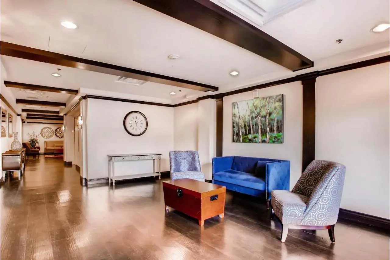 Staytogethersuites 760 Las Vegas